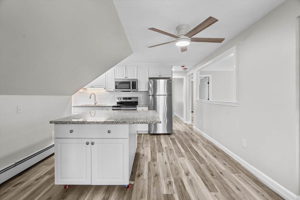 11 Lake St - Photo 1
