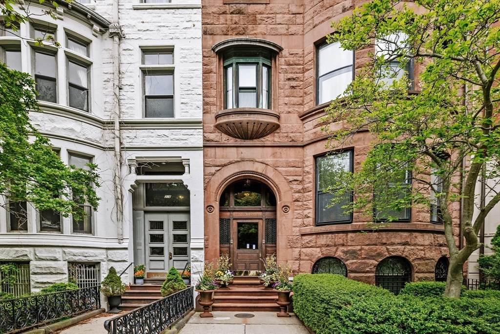 316 Beacon St - Photo 1