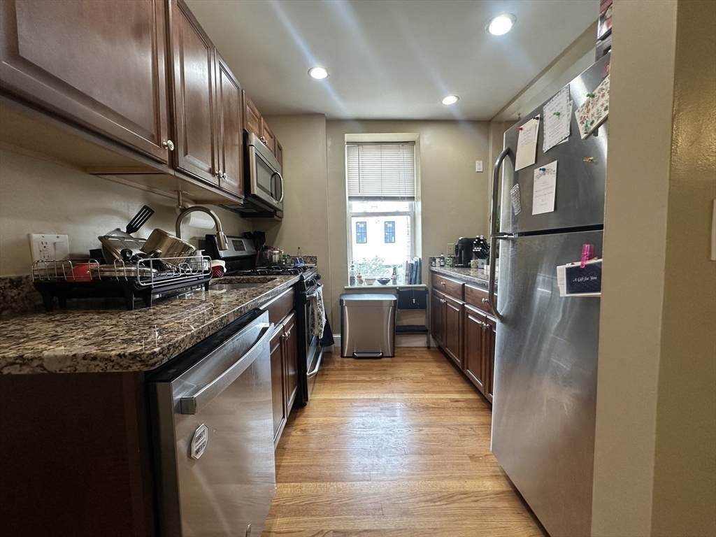 28 Chelsea St - Photo 1