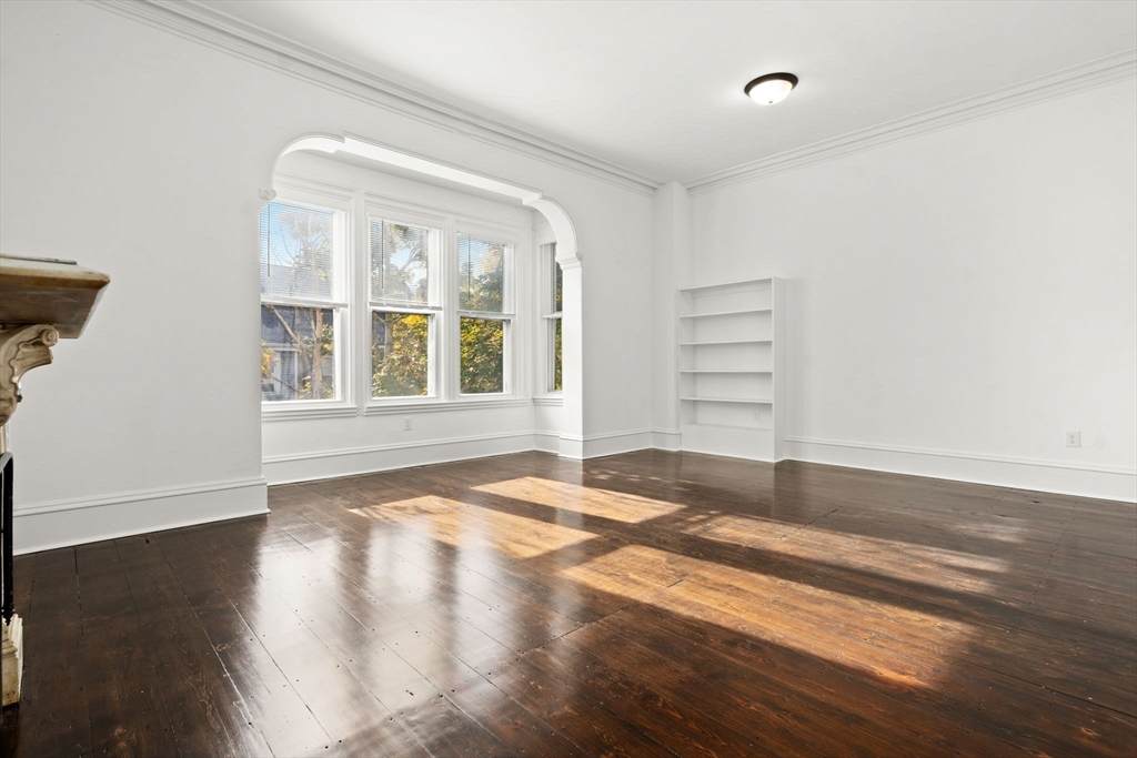 120 F St - Photo 1