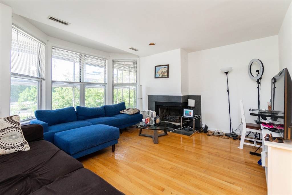 31 Henry St - Photo 1