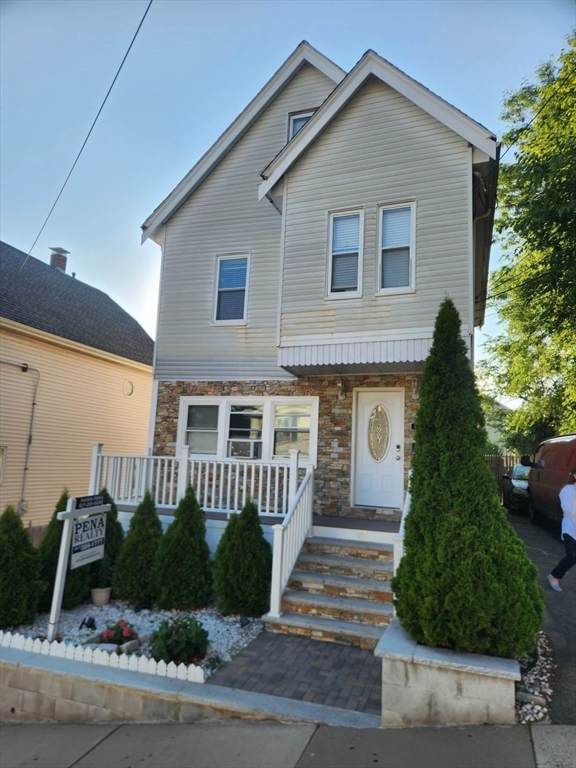 14 Russell St - Photo 1