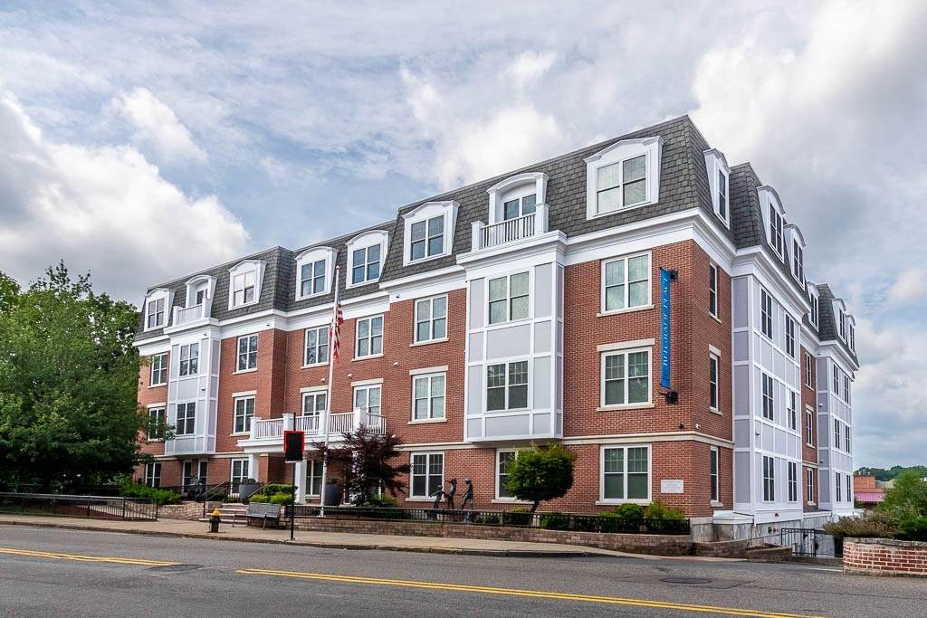 446 Belgrade Ave - Photo 1