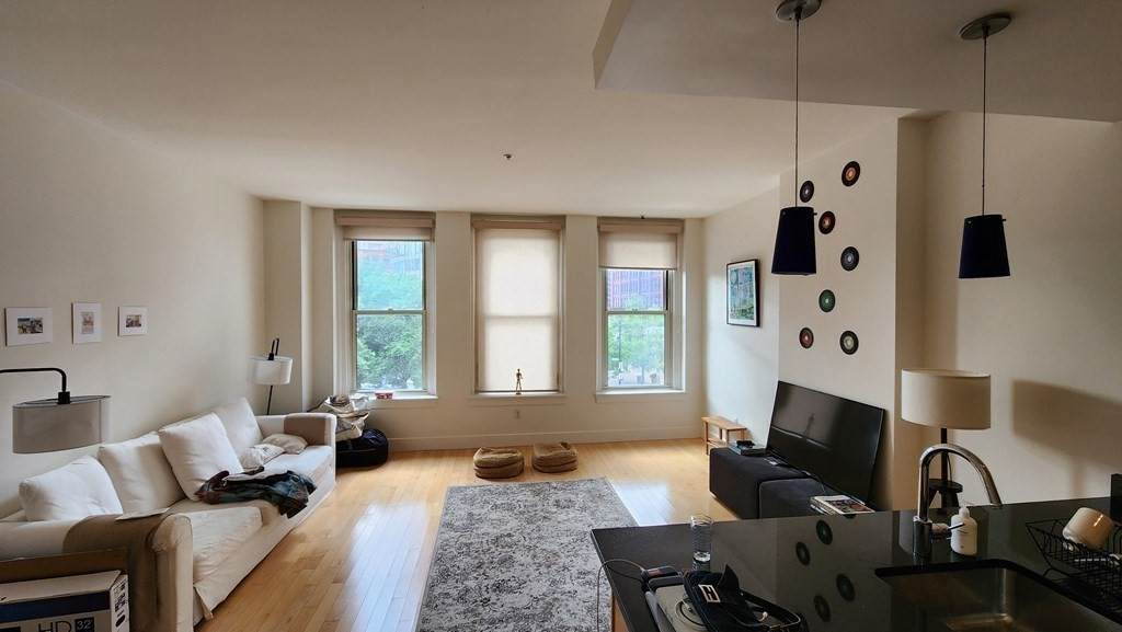 70 Lincoln St - Photo 1