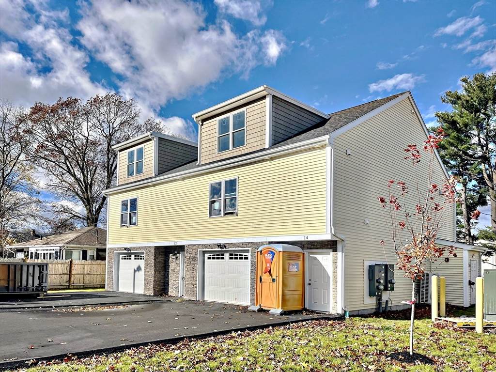 12 Dyer St - Photo 1