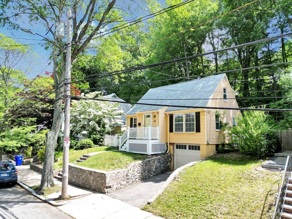 616 Poplar St - Photo 1