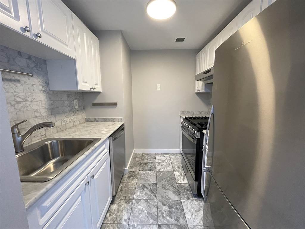 15 N. Beacon St. - Photo 1