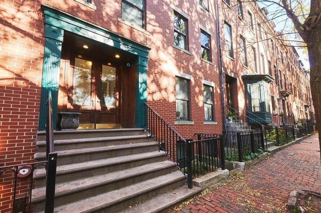 18 East Springfield St - Photo 1