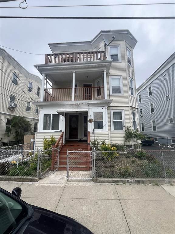 39 Montfern Ave - Photo 1