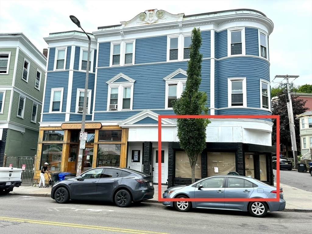 376 Centre St - Photo 1