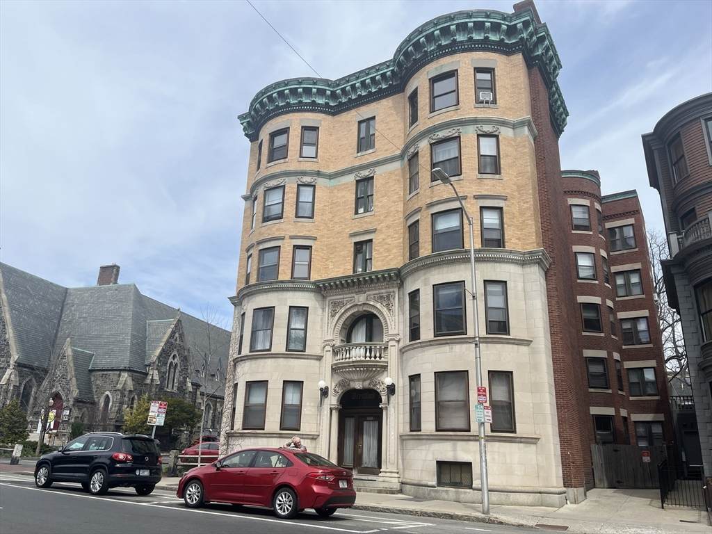 1137 Massachusetts Ave. - Photo 1