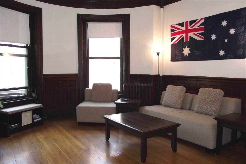 924 Beacon Street - Photo 1