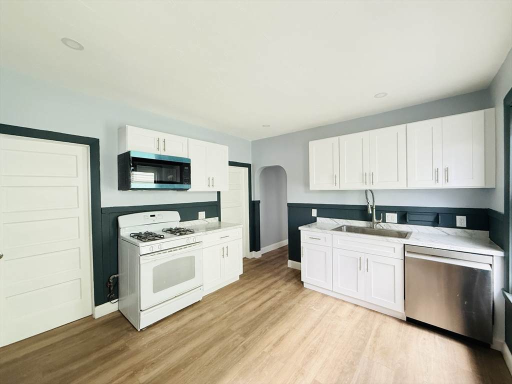 83 Marion St - Photo 1
