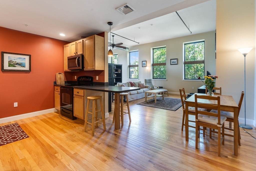 220 Spencer Ave. - Photo 1