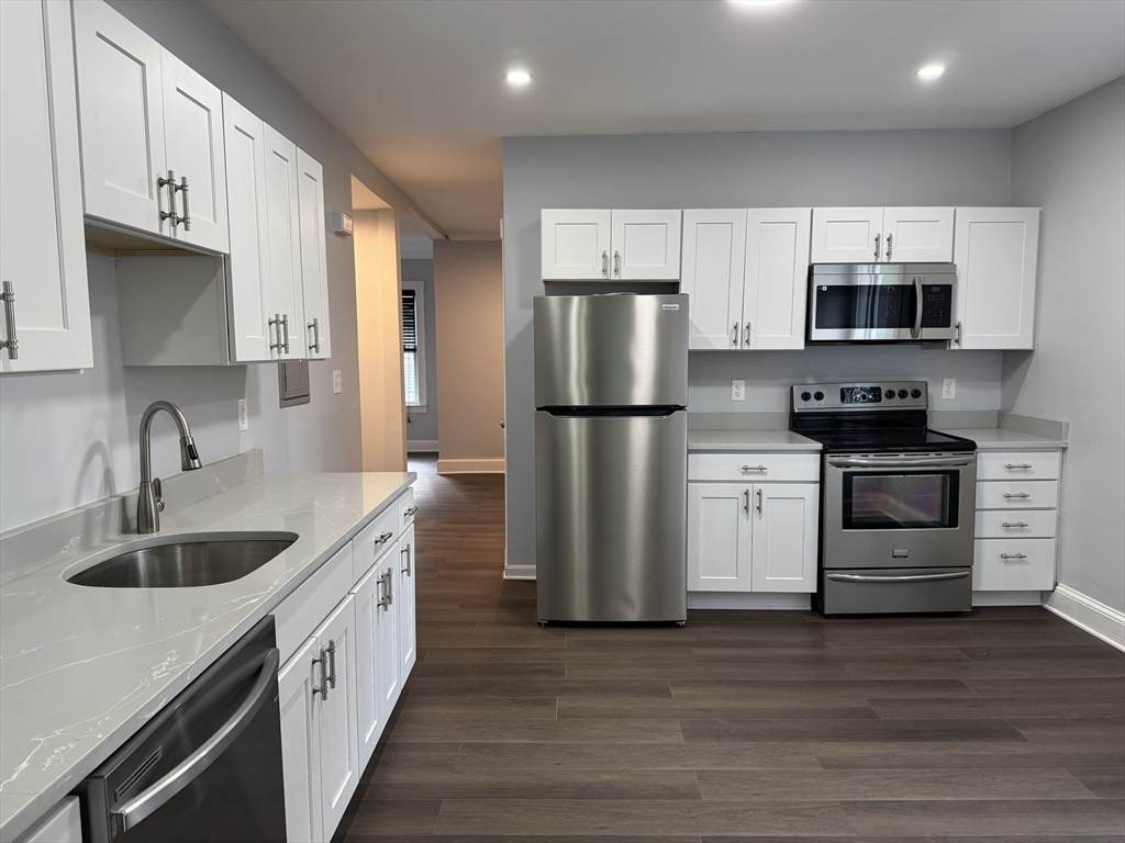 16 Hopkins Street - Photo 1