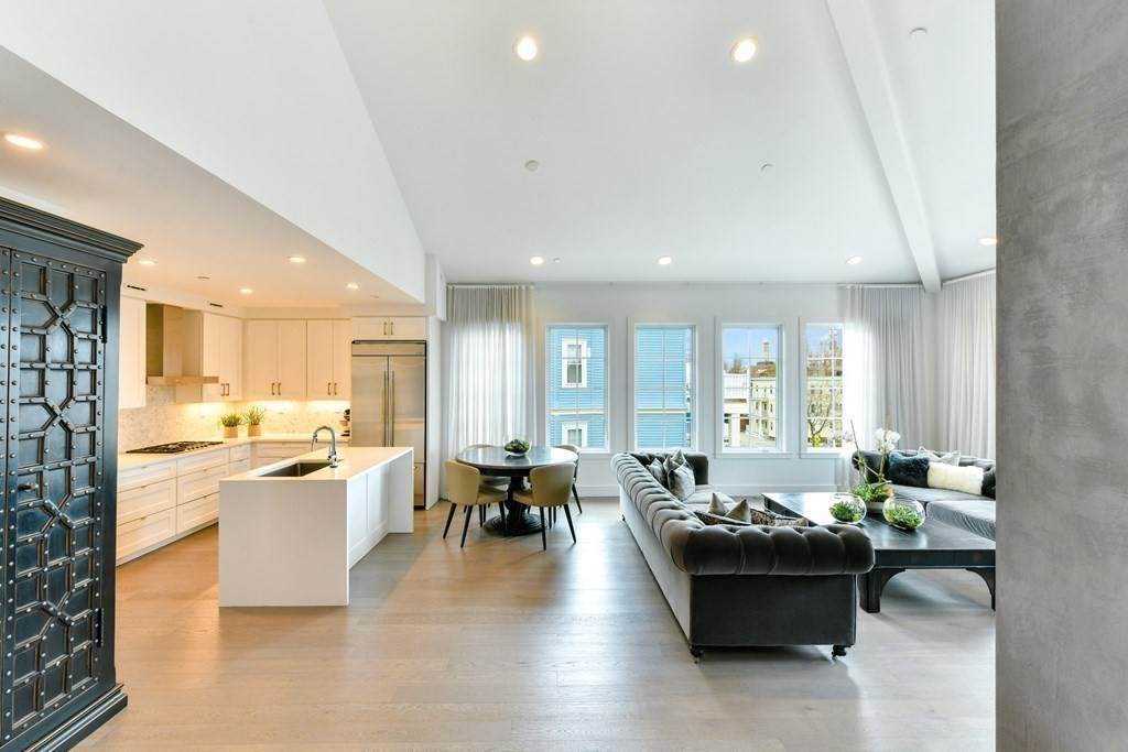 945 East Broadway - Photo 1