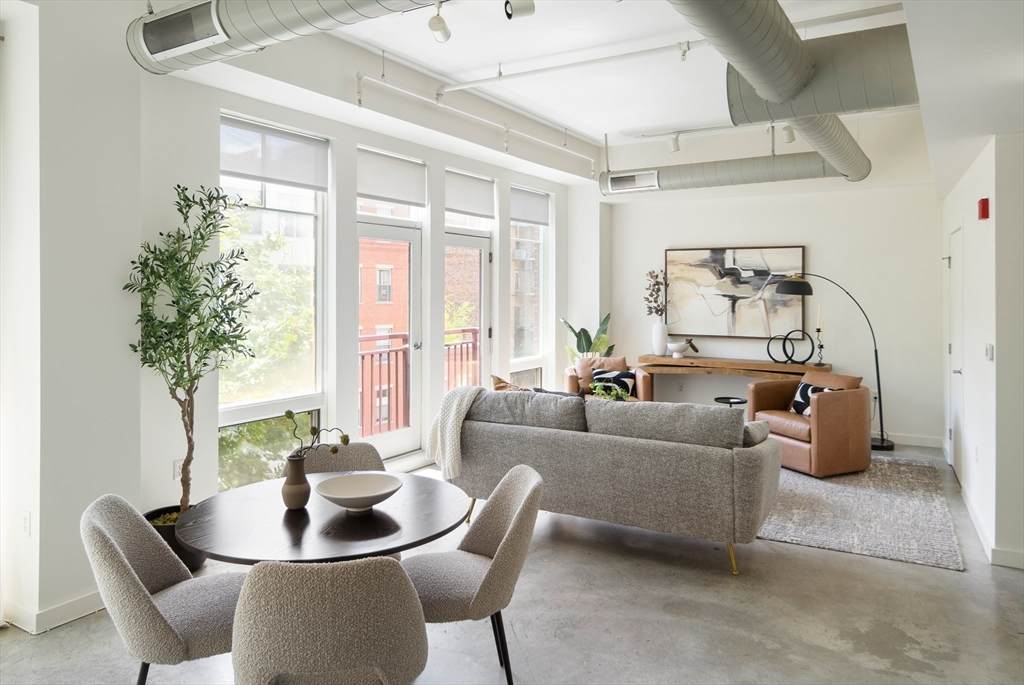 139 E Berkeley - Photo 1