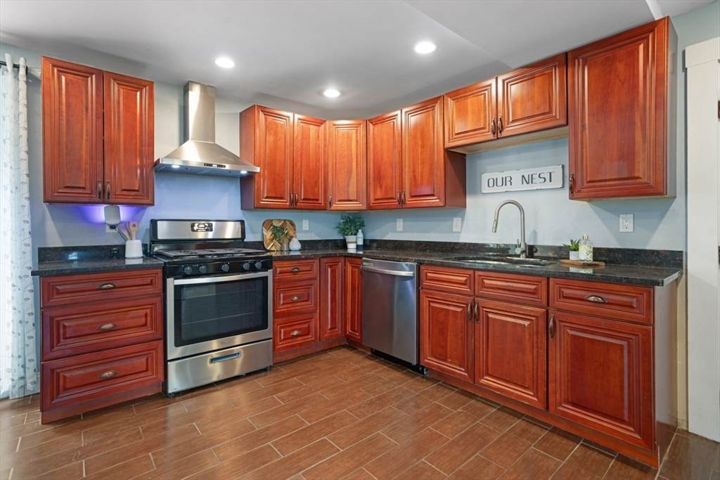 494 Salem St - Photo 1