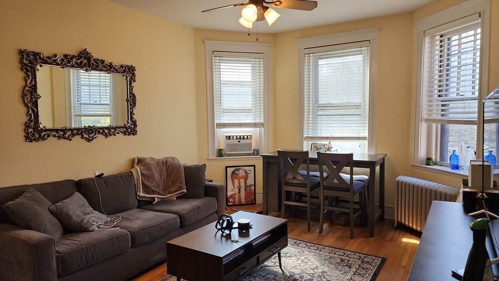 1568 Commonwealth Ave - Photo 1
