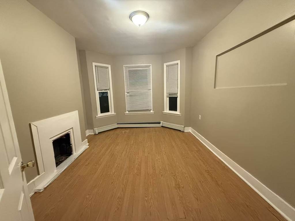 9-11 Higgins St - Photo 1