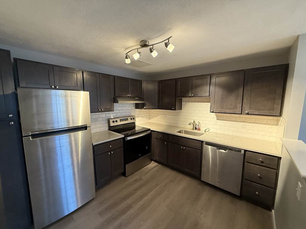 24 Patten St - Photo 1