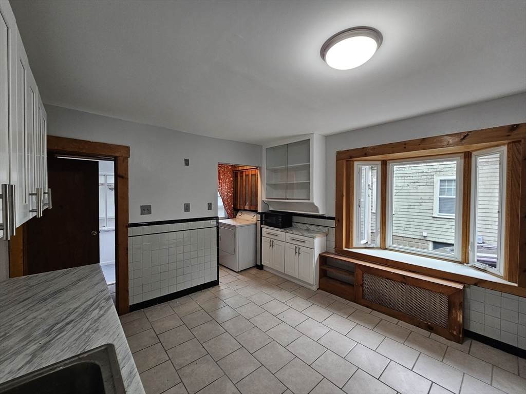 129 Lexington Street - Photo 1