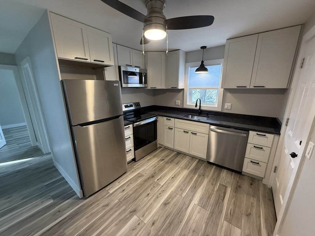 12 Hunnewell Rd - Photo 1