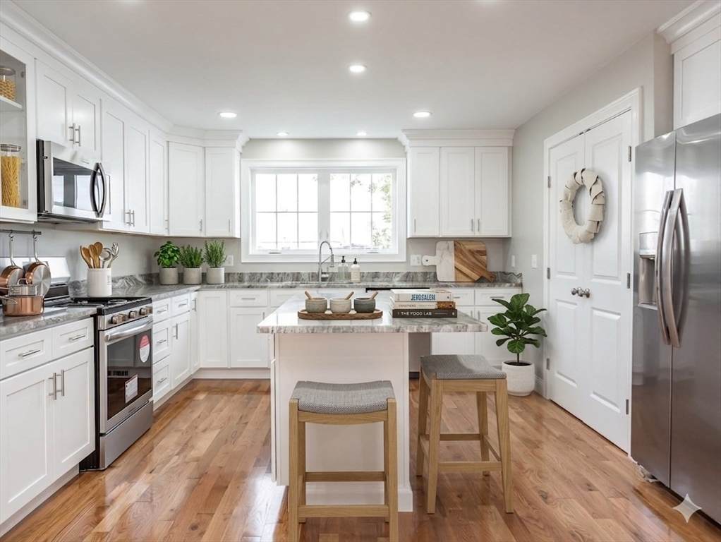 579 Summit St - Photo 1