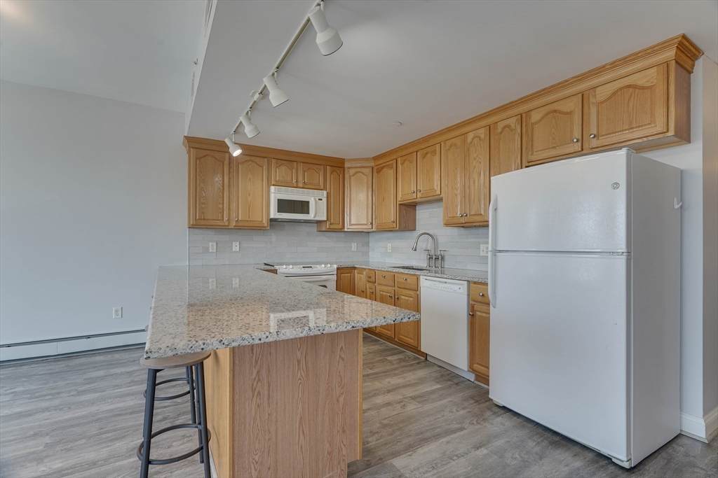 168 Humphrey St - Photo 1