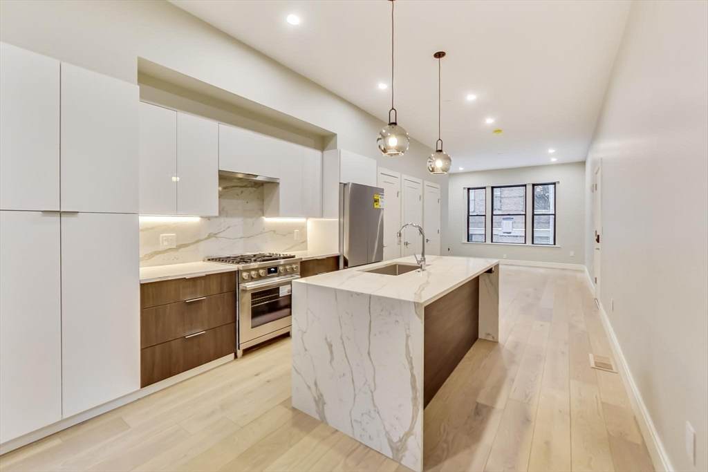 14 N Bennet St - Photo 1