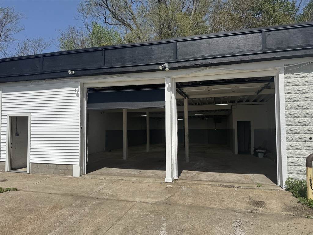 326 Park St - Photo 1