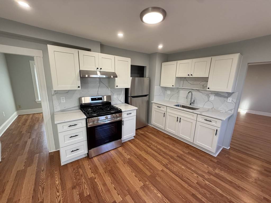 1922 Columbus Ave - Photo 1