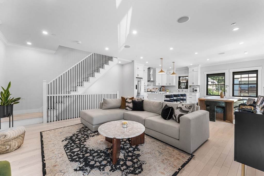 11 Lowell St - Photo 1