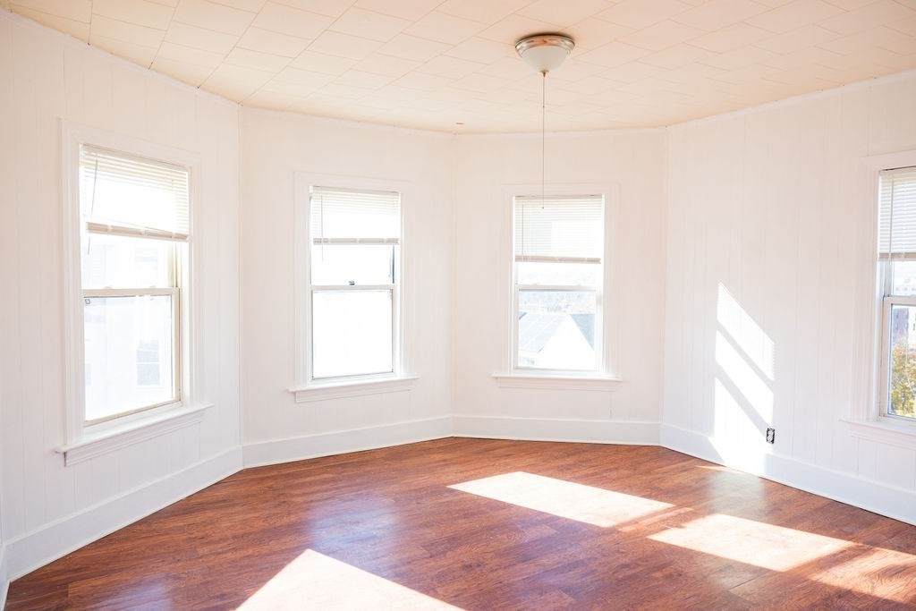 25 Columbia St - Photo 1