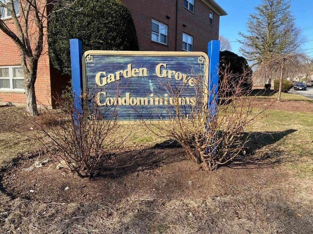 32 Whitman - Photo 1