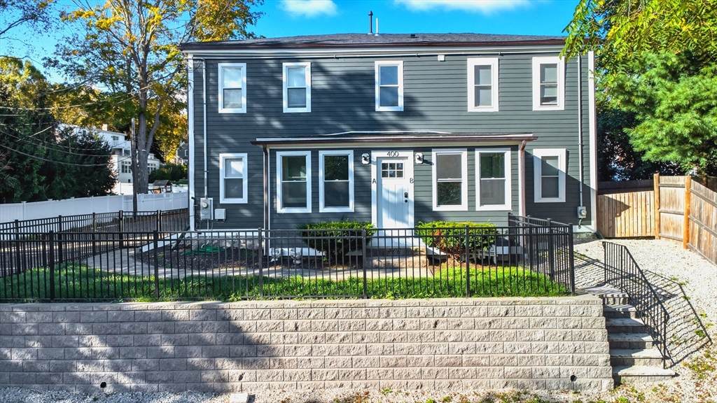 400 Adams St - Photo 1