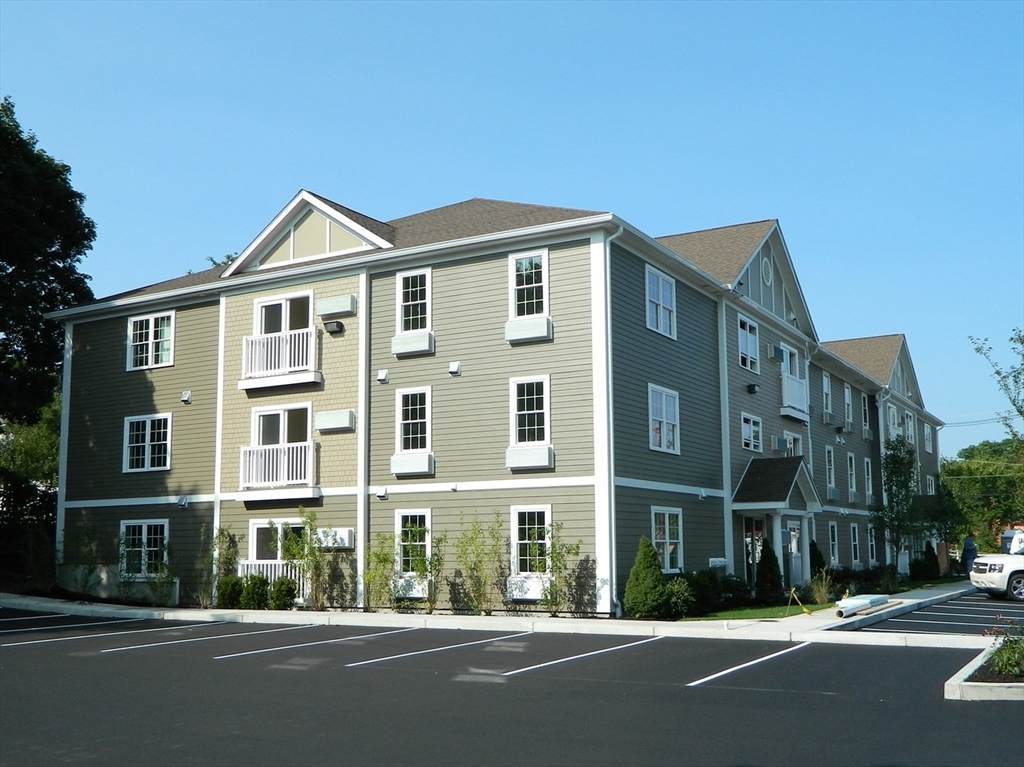 205 Elm St - Photo 1