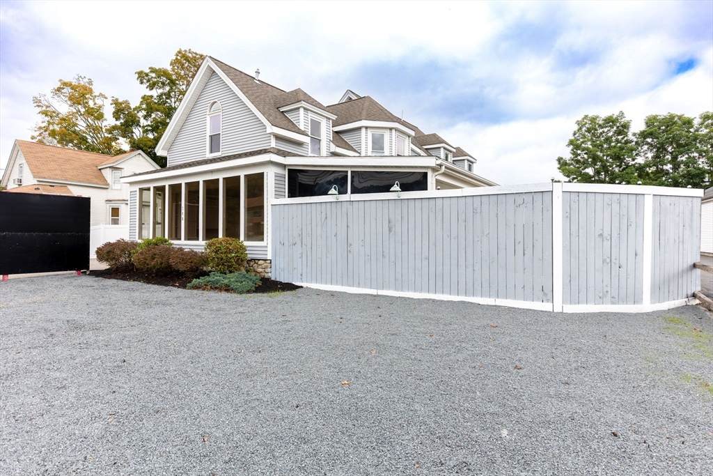 280 Washington St - Photo 1