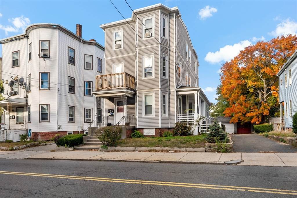 1062 Saratoga St - Photo 1