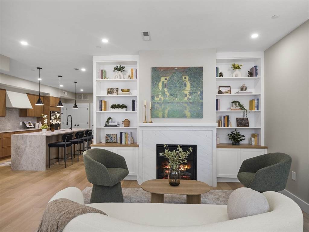 106-108 Bunker Hill St - Photo 1