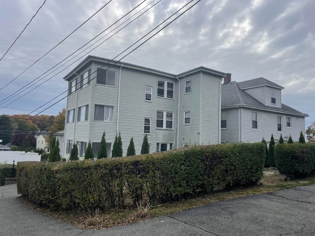 664 Humphrey St - Photo 1