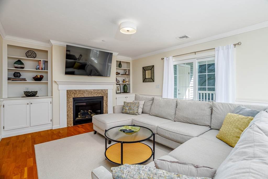 1221 Hazelwood Way - Photo 1