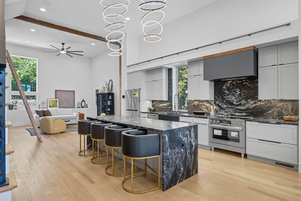 1001 Shirley - Photo 1