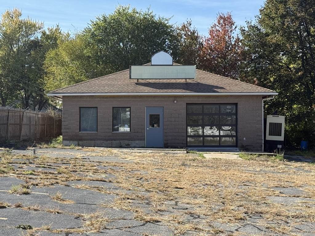 69 Newland - Photo 1