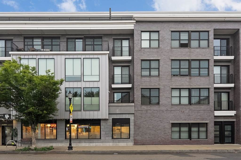 150 W. Broadway - Photo 1