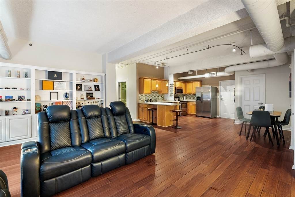 23-33 Middle Street - Photo 1