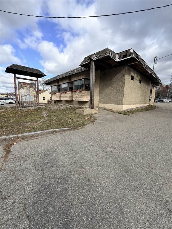 1272 Washington St - Photo 1