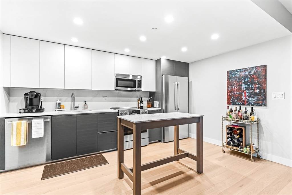 932 Broadway - Photo 1