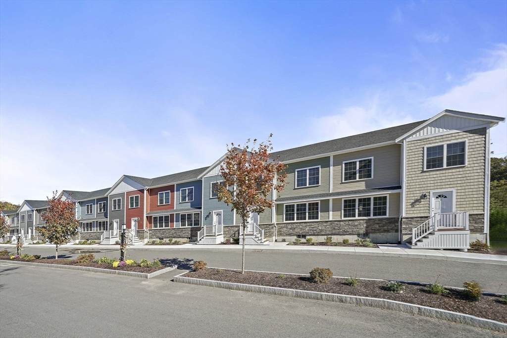 12 Simmonds Blvd. - Photo 1