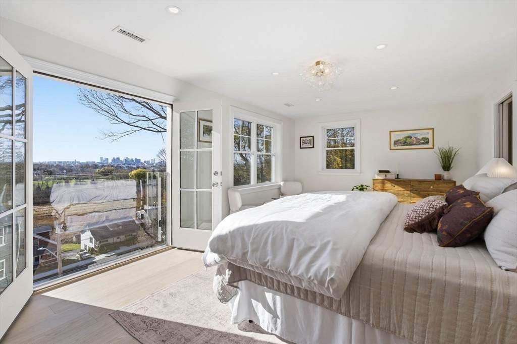 144 Quincy Ave - Photo 1